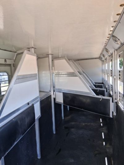 Used 2003 Sidekick 7H TRAINER Horse Trailer