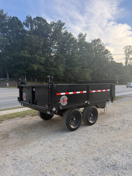 New 2027 HOMESTEADER 610MB SERIES/ 6X10 DUMP TRAILER / 5200# Electric Brake Axles / Curb Side Drop Side / Combo Spread - Barn Door Rear Gates / Tarp