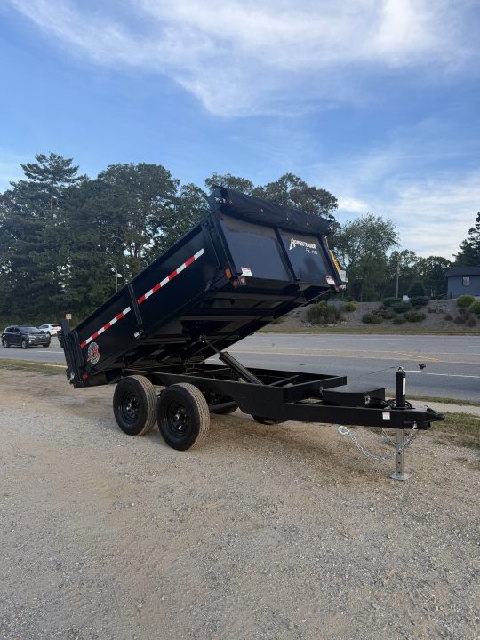 New 2027 HOMESTEADER 610MB SERIES/ 6X10 DUMP TRAILER / 5200# Electric Brake Axles / Curb Side Drop Side / Combo Spread - Barn Door Rear Gates / Tarp