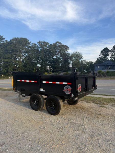 New 2027 HOMESTEADER 610MB SERIES/ 6X10 DUMP TRAILER / 5200# Electric Brake Axles / Curb Side Drop Side / Combo Spread - Barn Door Rear Gates / Tarp