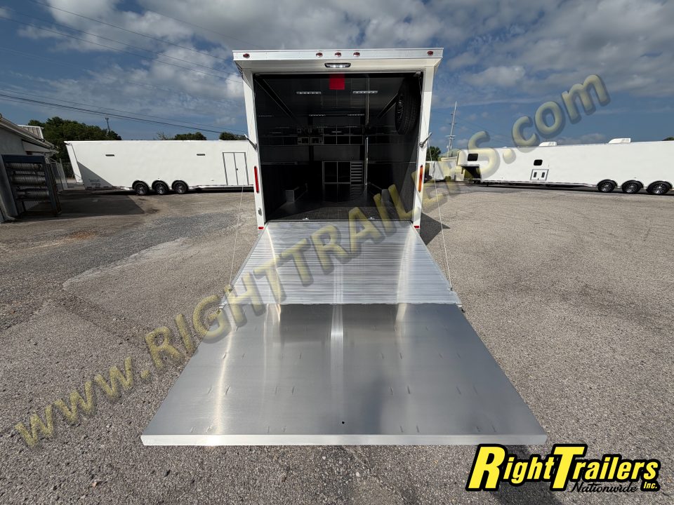 New 2026 8.5x32 inTech Trailer Race Trailer