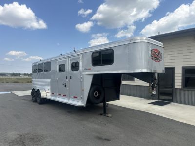 New 2026 Logan Coach Bullseye XL 3 Horse with Closet TacK