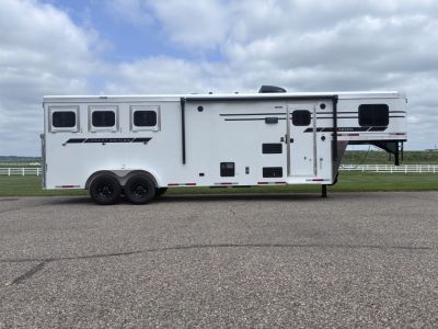New 2027 Lakota 3H 9'LQ Horse Trailer