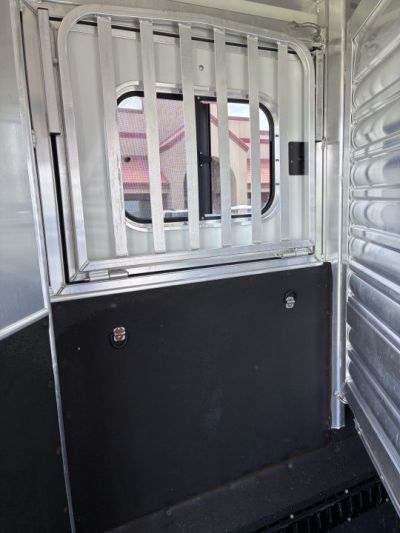 Used 2009 Cimarron Trailers 4H GN Horse Trailer