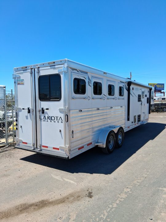 Used 2022 Lakota 4H CHARGER 11' LQ W/ SLIDE Horse Trailer C411