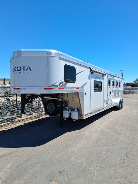 Used 2022 Lakota 4H CHARGER 11' LQ W/ SLIDE Horse Trailer C411