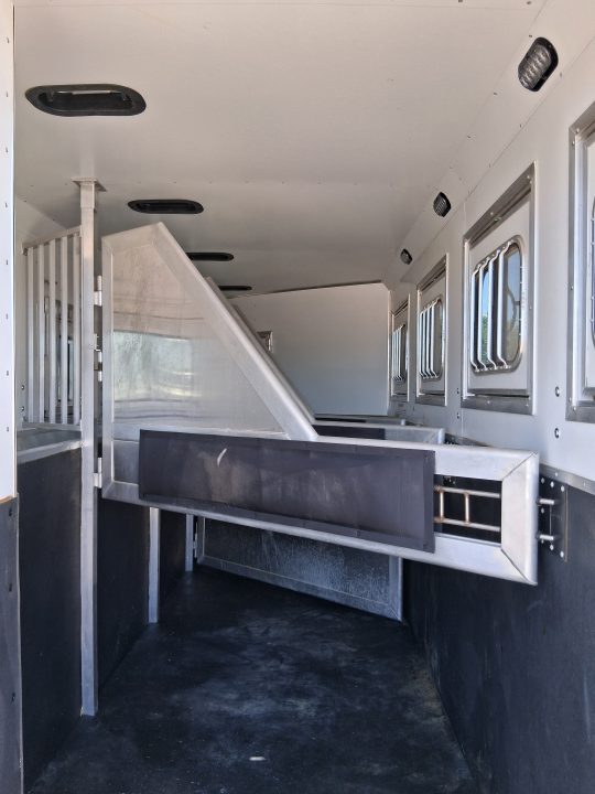 Used 2022 Lakota 4H CHARGER 11' LQ W/ SLIDE Horse Trailer C411