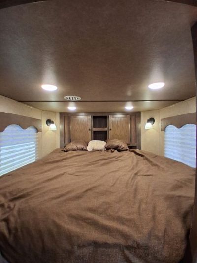 Used 2022 Lakota 4H CHARGER 11' LQ W/ SLIDE Horse Trailer C411
