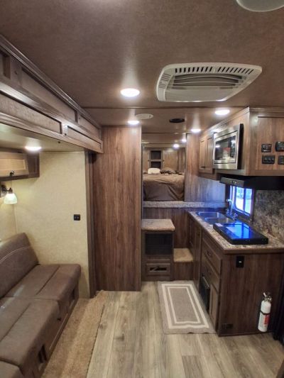 Used 2022 Lakota 4H CHARGER 11' LQ W/ SLIDE Horse Trailer C411