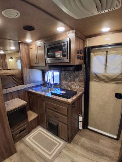 Used 2022 Lakota 4H CHARGER 11' LQ W/ SLIDE Horse Trailer C411