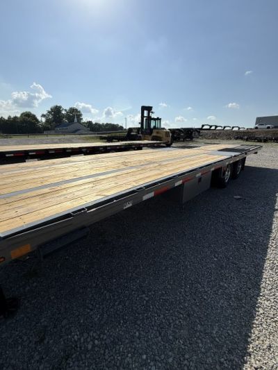 New 2026 Diamond C FMAX 210 30’ Flatbed Trailer, HYDRAULIC JACKS AND DOVETAIL, ALUMINUM OUTER WHEELS, 14 PLY TIRES