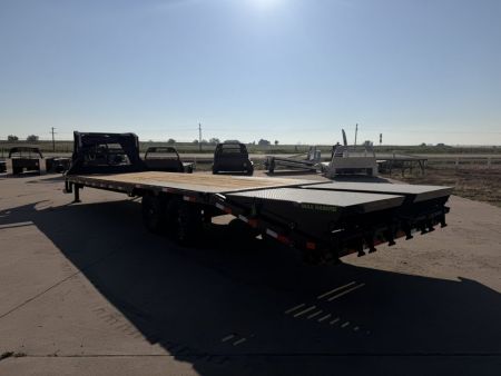 New 2026 Load Trail 8.5-28 Single Wheel Gooseneck Deckover Equipment Hauler W/ 14 PLY Tires 15.6K GVWR
