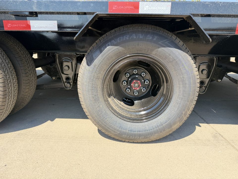 New 2026 Load Trail 8.5-32 Triple Dually Axle Gooseneck Deckover Equipment Hauler W/ Max Ramps 30K GVWR