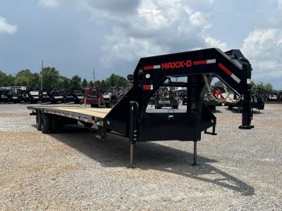 New 2027 MAXXD Hydraulic Dovetail Gooseneck Trailer | 40' x 102' 30K GVWR
