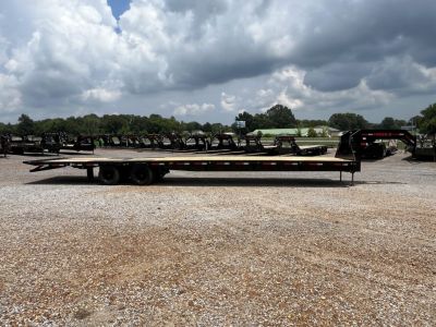New 2027 MAXXD Hydraulic Dovetail Gooseneck Trailer | 40' x 102' 30K GVWR