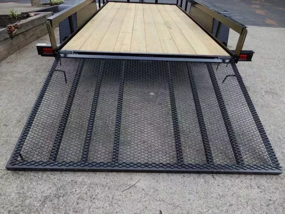 New 2027 Currahee 76'x14' Landscape, 14" Open Sides, Removable Ramp Gate