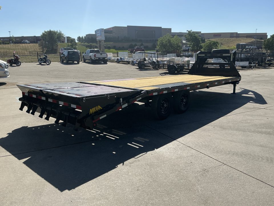 2027 Big Tex 25GN-25D5A-MRBK photo 3