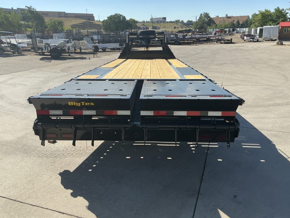 2027 Big Tex 25GN-25D5A-MRBK photo 4