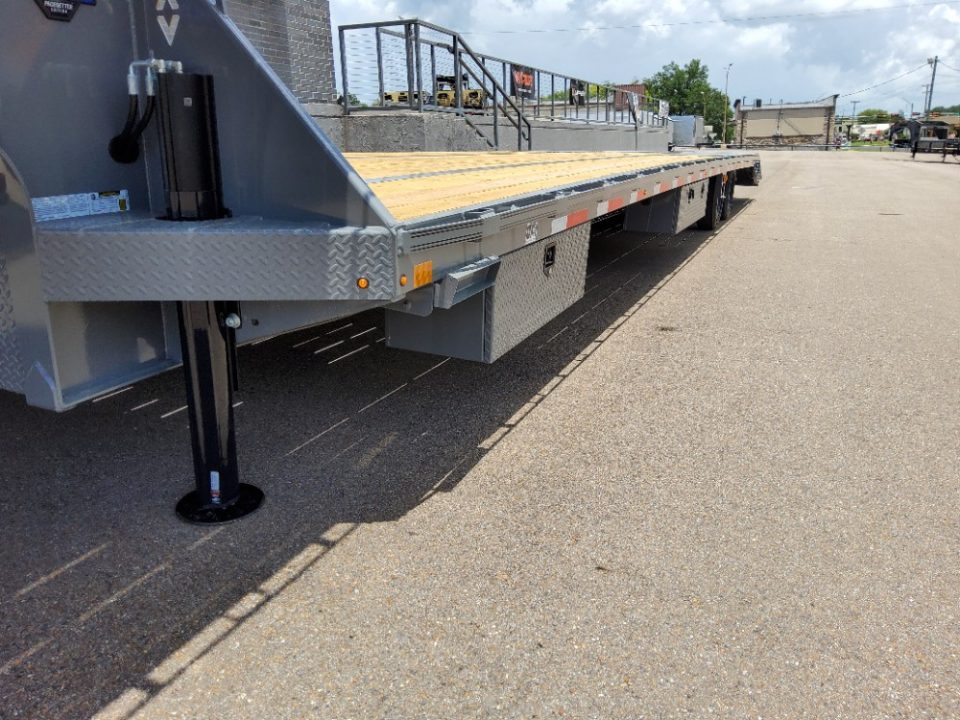 New 2026 Diamond C Trailers FMAX216MR/XDR 2.0 Flatbed Trailer