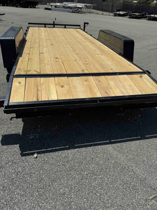 New 2026 Down 2 Earth Trailers DTE8220WCH3.5B Car Hauler