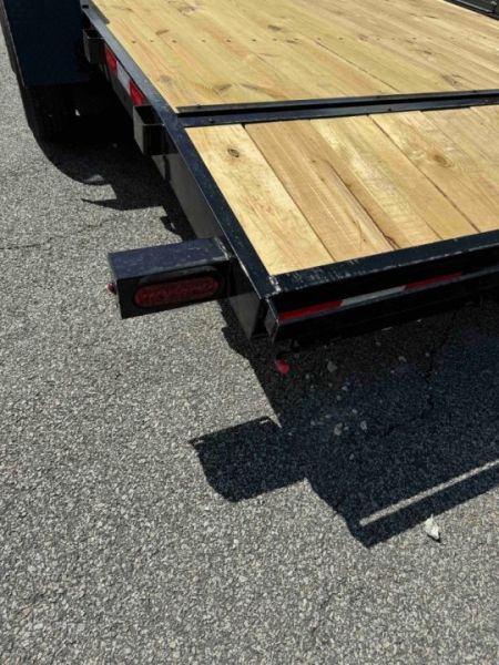 New 2026 Down 2 Earth Trailers DTE8220WCH3.5B Car Hauler