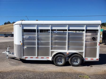 New 2027 Maverick 3 Horse Trailer