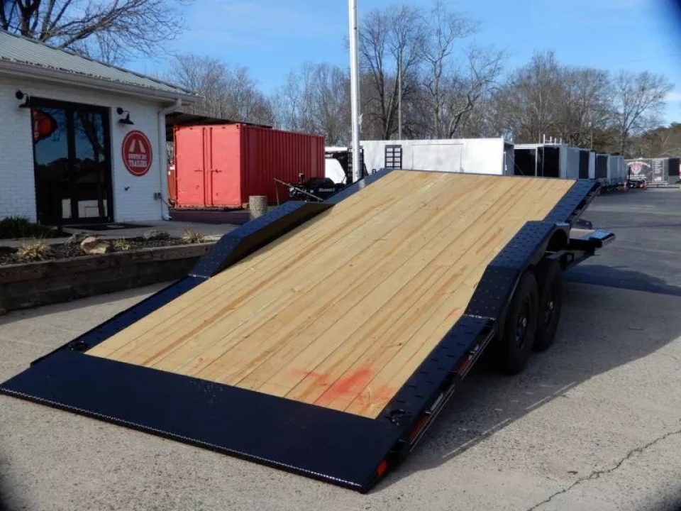 New 2026 Diamond C 8.5X24' Equipment, Max Width Tilt, HXD207