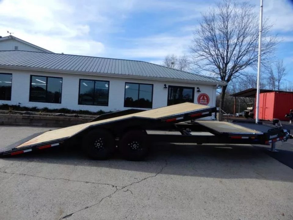 New 2026 Diamond C 8.5X24' Equipment, Max Width Tilt, HXD207