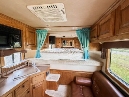 Used 2003 Hart Trailer U3HG - LQ Horse Trailer