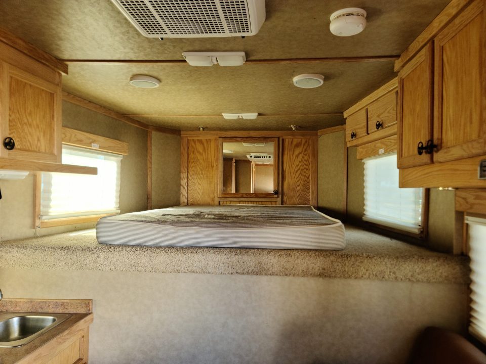 Used 2007 Titan Classic Stock 8ft LQ w/ Wench for a Carriage 2 Horse Trailer + stock box