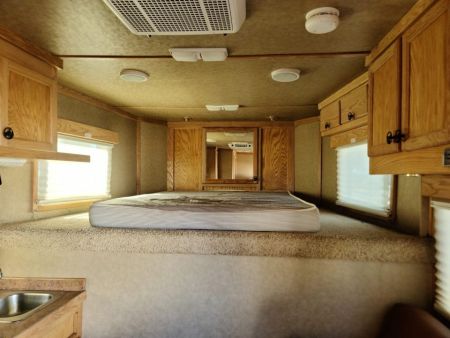 Used 2007 Titan Classic Stock 8ft LQ w/ Wench for a Carriage 2 Horse Trailer + stock box