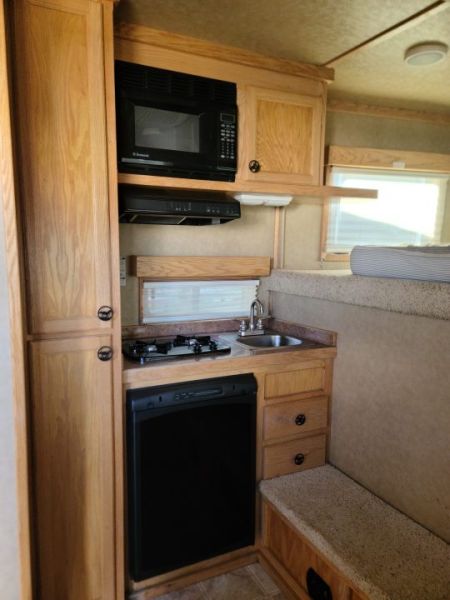 Used 2007 Titan Classic Stock 8ft LQ w/ Wench for a Carriage 2 Horse Trailer + stock box