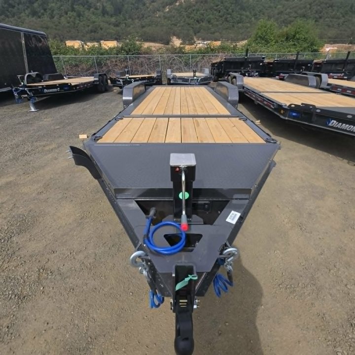 New SALE! 2026 Diamond C Trailers HDT207 82X20 Equipment Trailer 15500 GVWR CARBON METALLIC GRAY