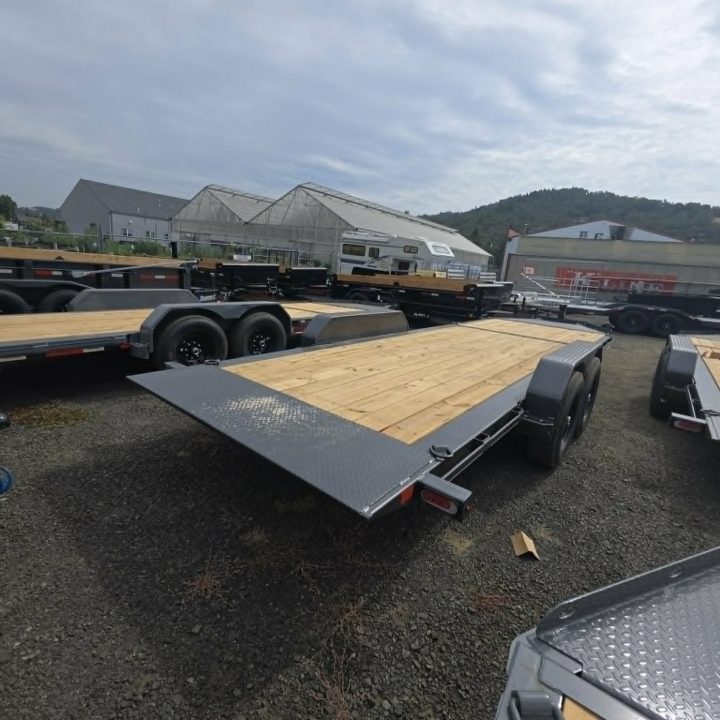 New SALE! 2026 Diamond C Trailers HDT207 82X22 Equipment Trailer 15500 GVWR CARBON METALLIC GRAY