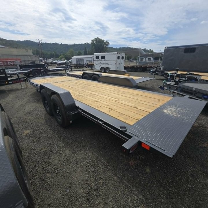 New SALE! 2026 Diamond C Trailers HDT207 82X22 Equipment Trailer 15500 GVWR CARBON METALLIC GRAY