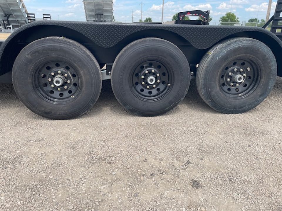 New 2027 Canada Trailers 24 ft Triple Axle Equipment Trailer