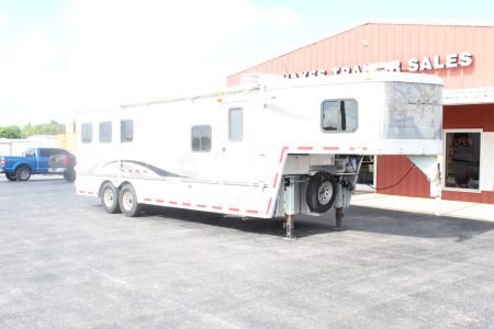 Consignment 2005 Bison Trailers 3 HORSE SLANT Stock / Stock Combo Trailer