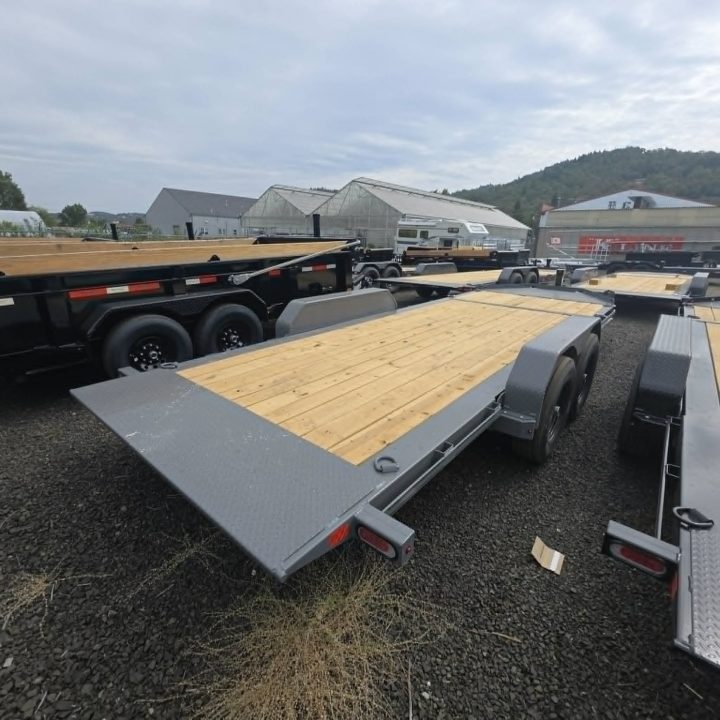 New SALE! 15500 GVWR EQUIPMENT 2026 Diamond C Trailers HDT207 82X20 SPLIT-TILT TRAILER CEMENT GRAY