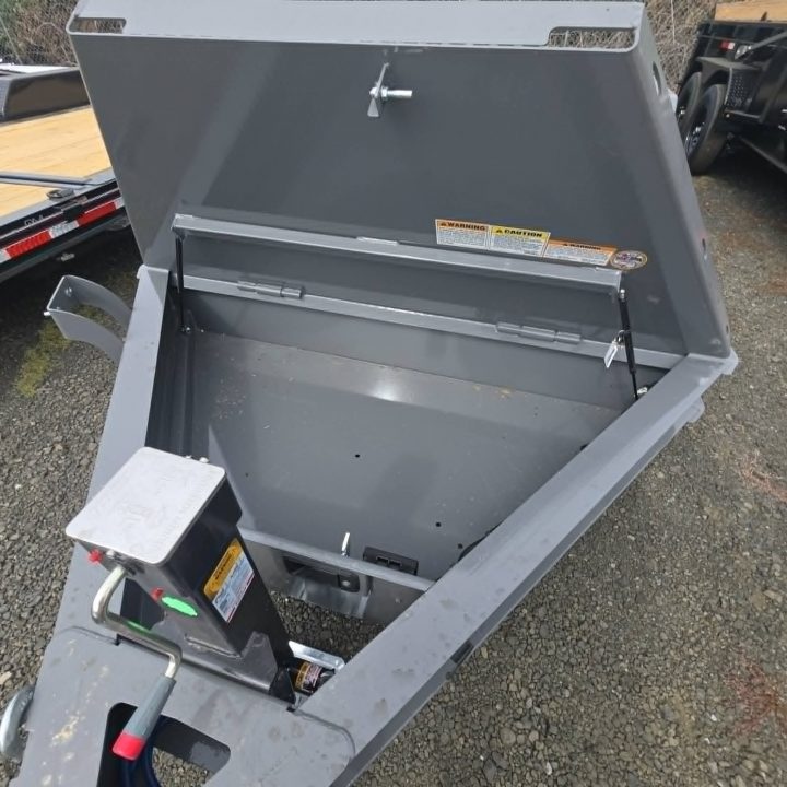New SALE! 15500 GVWR EQUIPMENT 2026 Diamond C Trailers HDT207 82X20 SPLIT-TILT TRAILER CEMENT GRAY