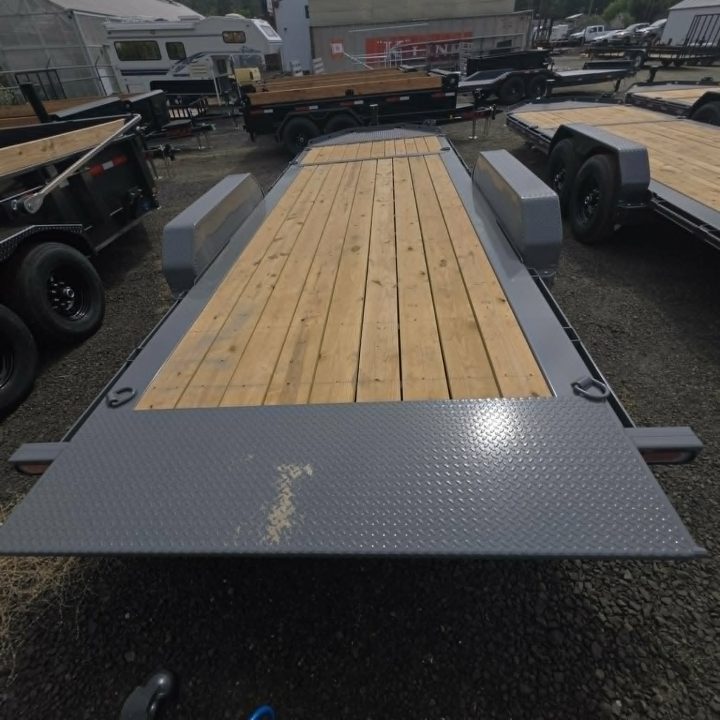 New SALE! EQUIPMENT 2026 Diamond C Trailers HDT207 82X20 15500 GVWR SPLIT-TILT TRAILER CEMENT GRAY