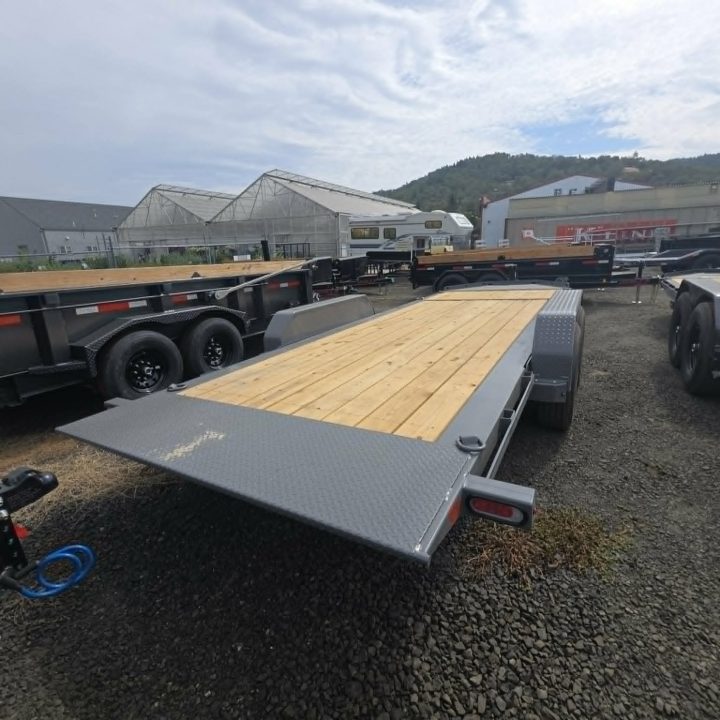 New SALE! EQUIPMENT 2026 Diamond C Trailers HDT207 82X20 15500 GVWR SPLIT-TILT TRAILER CEMENT GRAY