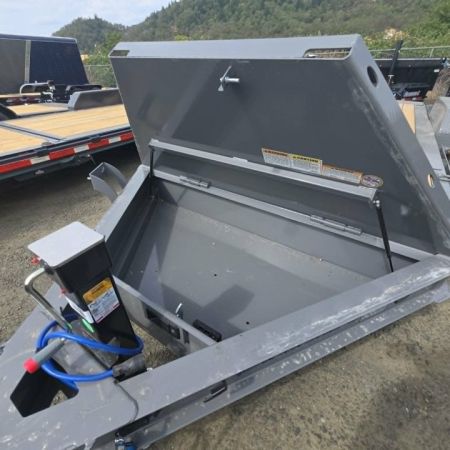 New SALE! EQUIPMENT 2026 Diamond C Trailers HDT207 82X20 15500 GVWR SPLIT-TILT TRAILER CEMENT GRAY