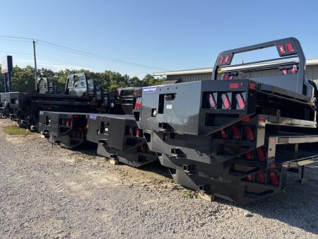 New 2026 Sure-Trac 84in X 102in Flatbed Truck Bed Single Wheel Long Bed take off