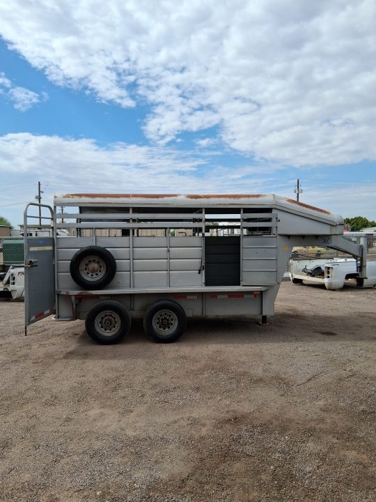 Used 1998 CM Trailers BRUSH BUSTER MT 12' Stock / Stock Combo Trailer