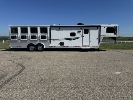 Used 2014 Lakota 4H 13' LQ Horse Trailer