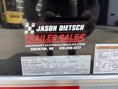 New United UXGN-8.546 Car Trailer