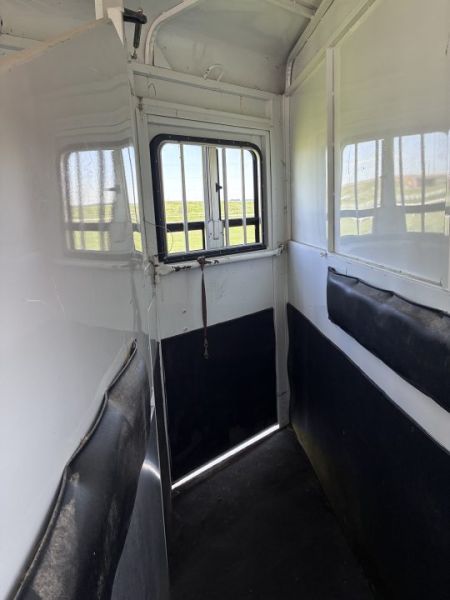 Used 2001 Trails West 4H LQ Horse Trailer