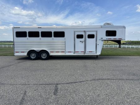 Used 2020 Logan Coach 4H GN RIOT Horse Trailer