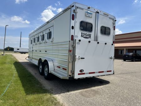 Used 2020 Logan Coach 4H GN RIOT Horse Trailer
