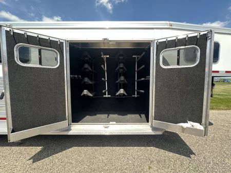 Used 2020 Logan Coach 4H GN RIOT Horse Trailer